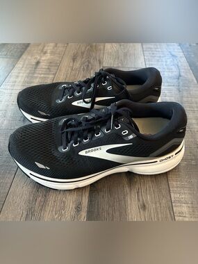 Brooks Ghost 15 Men’s Running Shoe Blackened Pearl And White Size 10
